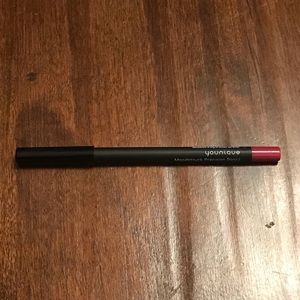 Younique moodstruck precision lip liner in posh